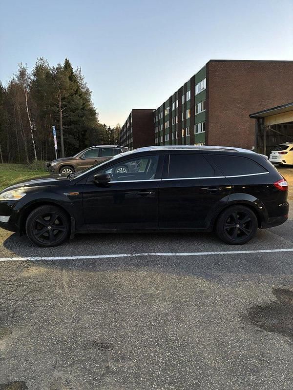 Svart Begagnad 2009 Ford Mondeo Titanium Kombi | 33 000 kr (Marknadspris) - Bild 1/4