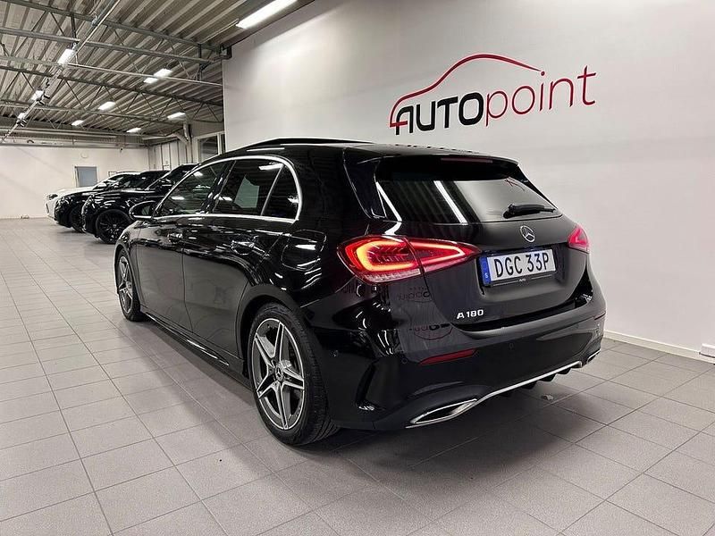 Begagnad Mercedes A180 AMG 136 HK (100 kW) 2022 Svart Halvkombi