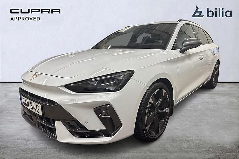 Vit Begagnad 2025 Cupra Leon Kombi | 334 500 kr (Dyr) - Bild 1/4