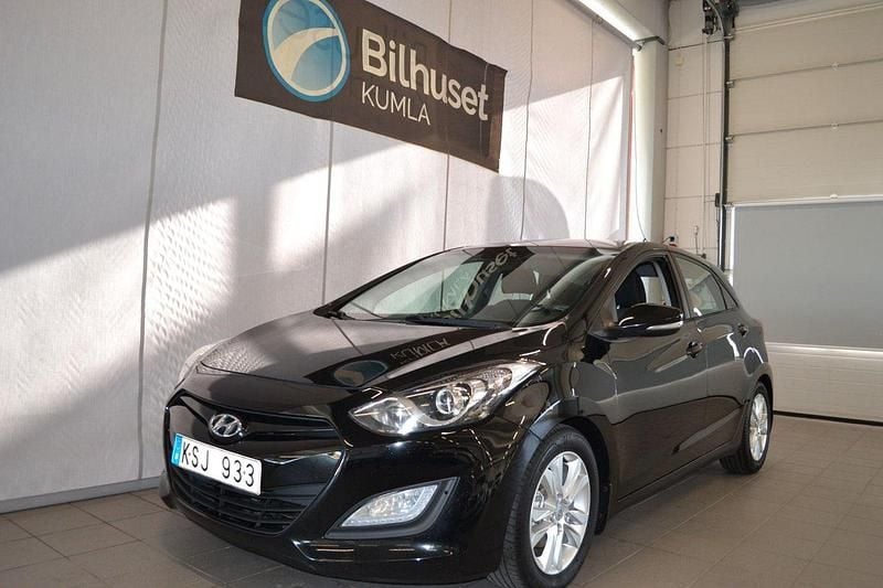 Svart Begagnad 2012 Hyundai i30 Sport Halvkombi | 49 000 kr (Marknadspris) - Bild 1/4
