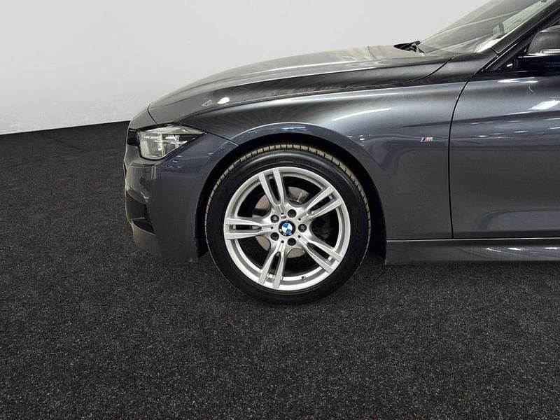 Begagnad BMW 320 M Sport 184 HK (135 kW) 2018 Grå Sedan