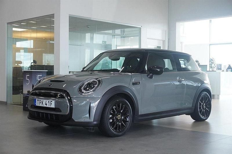 Grå Begagnad 2022 Mini Cooper Halvkombi | 219 500 kr (Marknadspris) - Bild 1/4