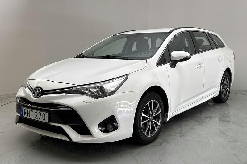 Vit Begagnad 2016 Toyota Avensis Active | 160 000 kr - Bild 1/4