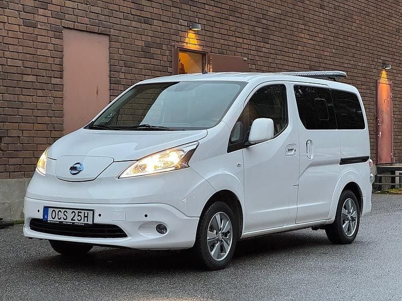 Vit Begagnad 2019 Nissan e-NV200 Minibuss | 129 500 kr (Marknadspris) - Bild 1/4