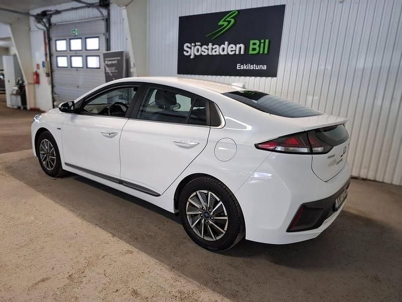 Begagnad Hyundai Ioniq 100 kW (136 HK) 2019 Okänd Halvkombi