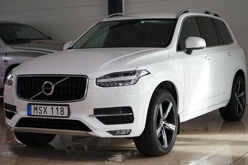 Vit Begagnad 2018 Volvo XC90 Momentum SUV | 279 500 kr (Superpris) - Bild 1/4