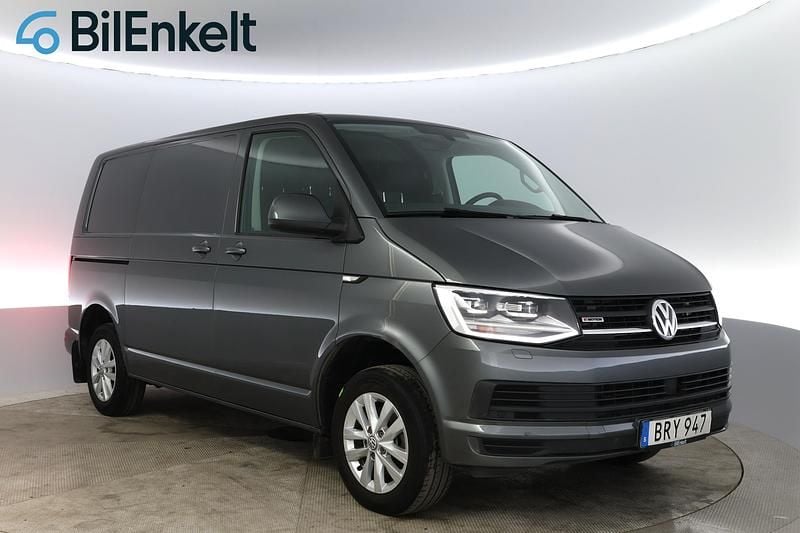 Grå Begagnad 2017 VW Transporter Van | 229 900 kr (Superpris) - Bild 1/4