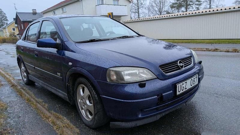 Blå Begagnad 2003 Opel Astra Halvkombi | 8 000 kr - Bild 1/4