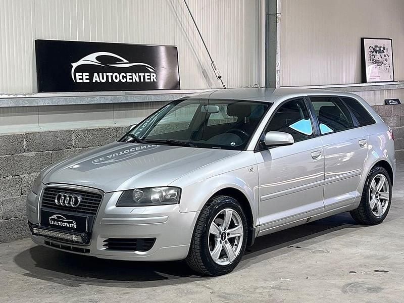 Silver Begagnad 2007 Audi A3 Sportback Attraction Halvkombi | 33 900 kr (Bra pris) - Bild 1/4