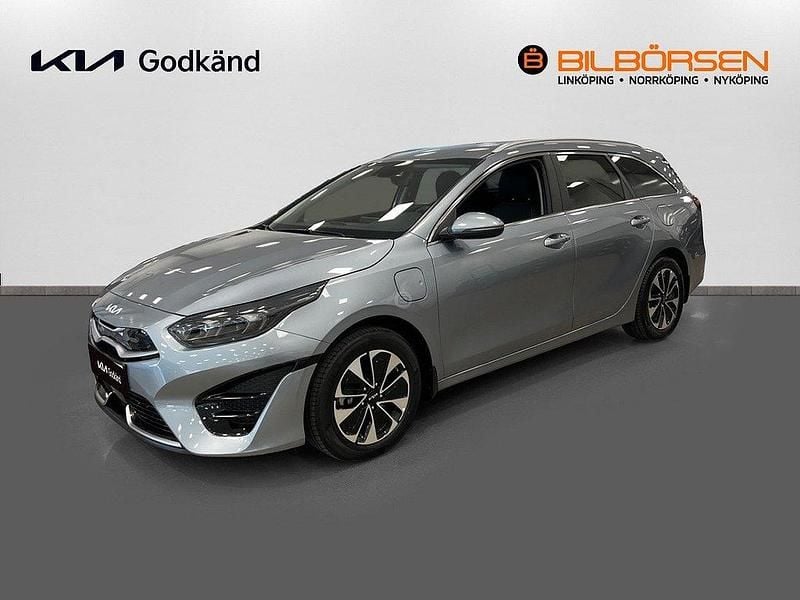 Grå Begagnad 2024 Kia Ceed Sportswagon Advance Kombi | 319 900 kr (Dyr) - Bild 1/4
