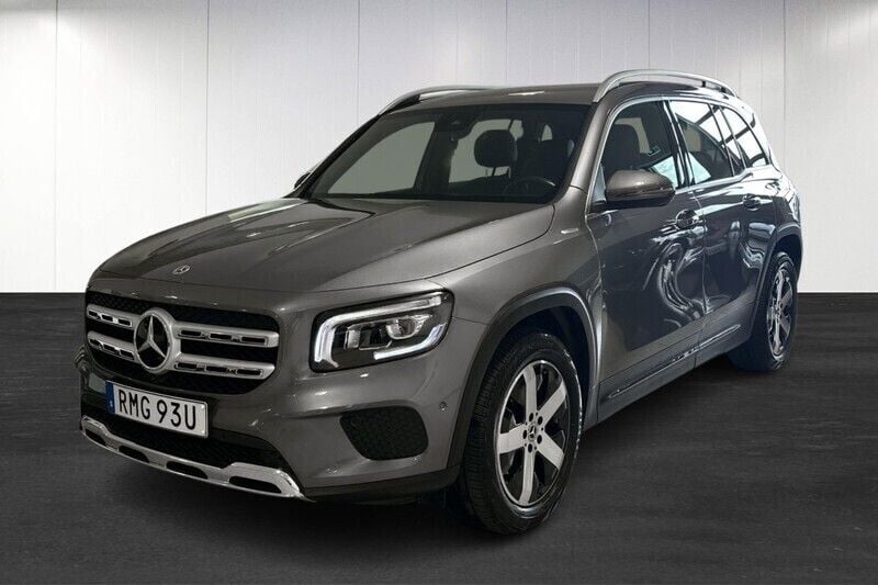 Mörkgrå (grey) Begagnad 2022 Mercedes GLB200 SUV | 389 500 kr (Marknadspris) - Bild 1/4