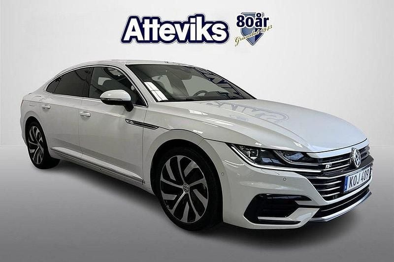 Vit Begagnad 2018 VW Arteon R-line Halvkombi | 309 000 kr (Marknadspris) - Bild 1/4