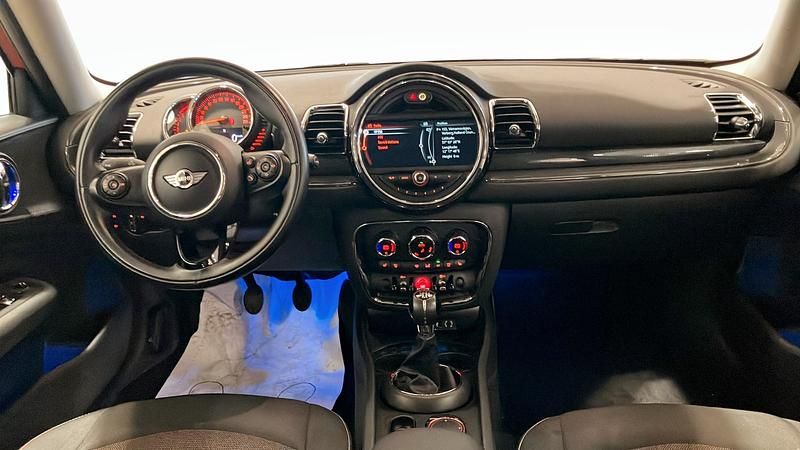 Begagnad Mini Cooper Clubman 2017 Röd Kombi