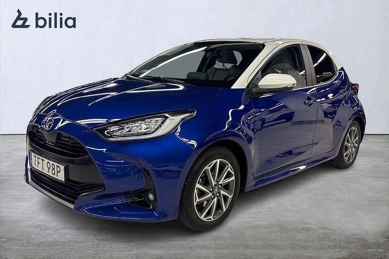 Blå Begagnad 2022 Toyota Yaris Hybrid Edition Halvkombi | 229 900 kr (Marknadspris) - Bild 1/3