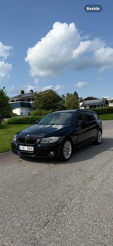 Svart Begagnad 2012 BMW 318 Kombi | 65 000 kr (Marknadspris) - Bild 1/4