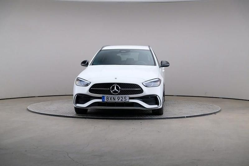 Begagnad Mercedes 300 AMG line 313 HK (230 kW) 2023 Vit Kombi