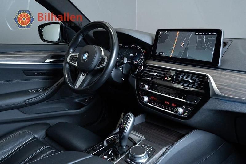 Begagnad BMW 530 M Sport 292 HK (214 kW) 2021 Blå Kombi