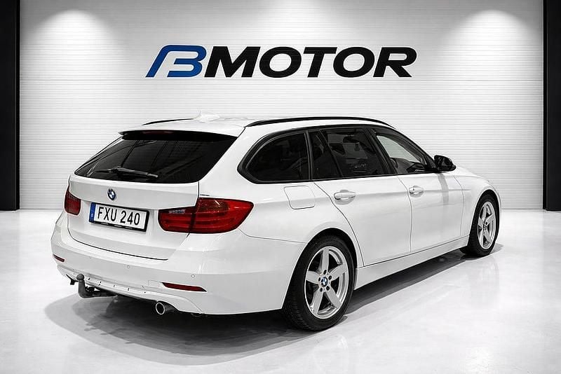Begagnad BMW 320 Sport Line 184 HK (135 kW) 2015 Vit Kombi