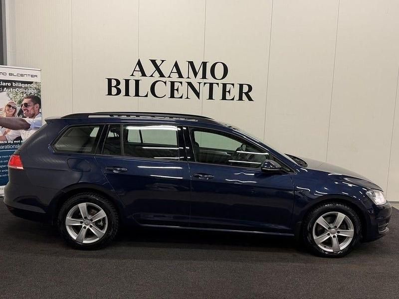Begagnad VW Golf VII 105 HK (77 kW) 2014 Mörkblå Kombi