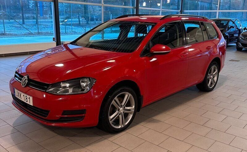 Röd Begagnad 2015 VW Golf VII Kombi | 69 900 kr (Superpris) - Bild 1/4