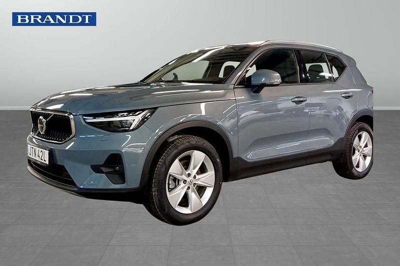 Begagnad Volvo XC40 Core 165 HK (121 kW) 2023 Grå SUV