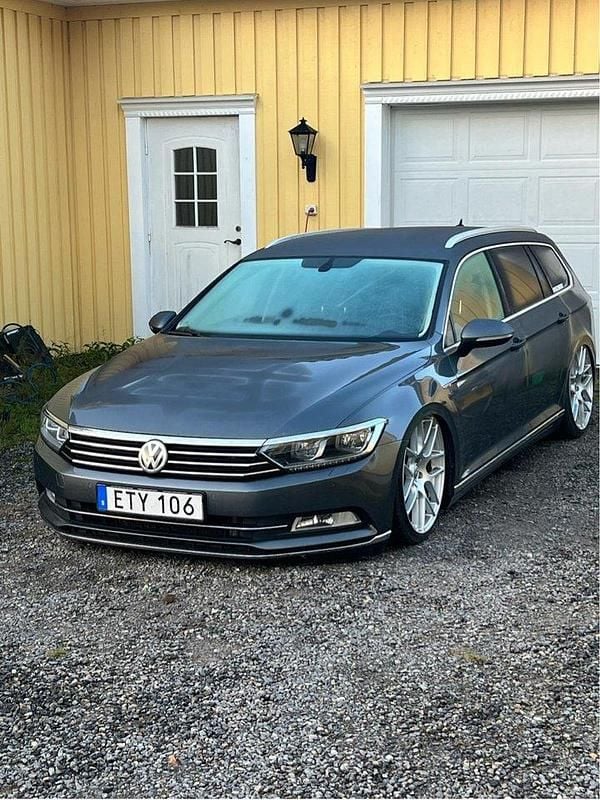 Grå Begagnad 2015 VW Passat Kombi | 145 000 kr - Bild 1/4