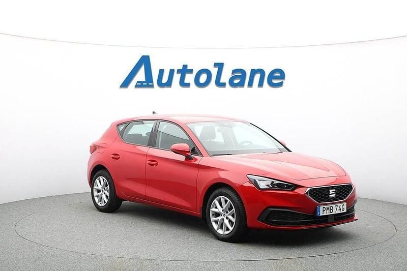 Röd Begagnad 2022 Seat Leon Style Halvkombi | 199 900 kr (Marknadspris) - Bild 1/3