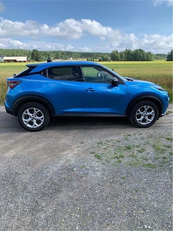 Blå Begagnad 2022 Nissan Juke SUV | 210 000 kr (Marknadspris) - Bild 1/4