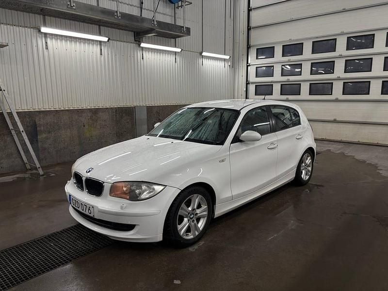Begagnad BMW 118 143 HK (105 kW) 2008 Halvkombi