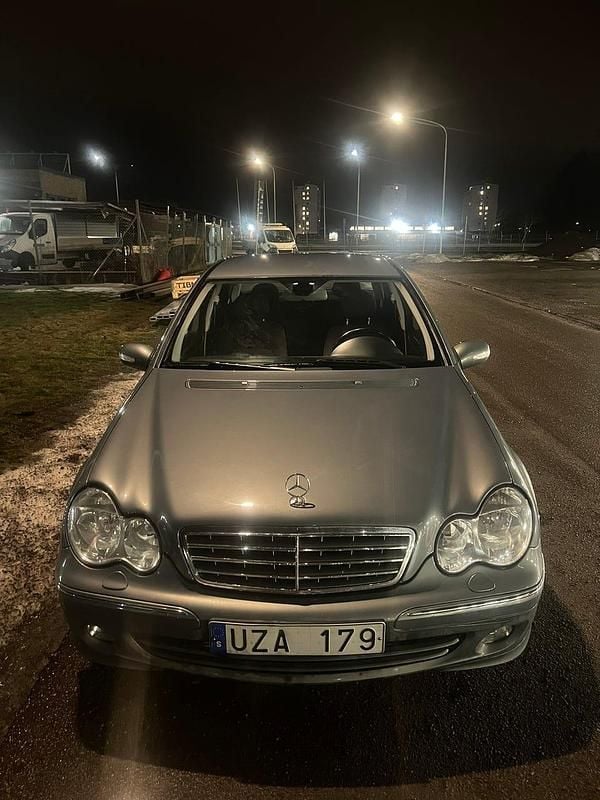 Begagnad Mercedes C180 143 HK (105 kW) 2005