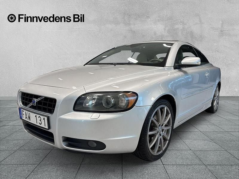Ljusgrå Begagnad 2007 Volvo C70 Cab | 89 000 kr (Marknadspris) - Bild 1/4