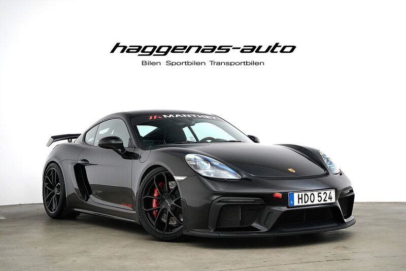 Svart Begagnad 2022 Porsche 718 Cayman GT4 Sportkupé | 1 445 000 kr (Marknadspris) - Bild 1/4