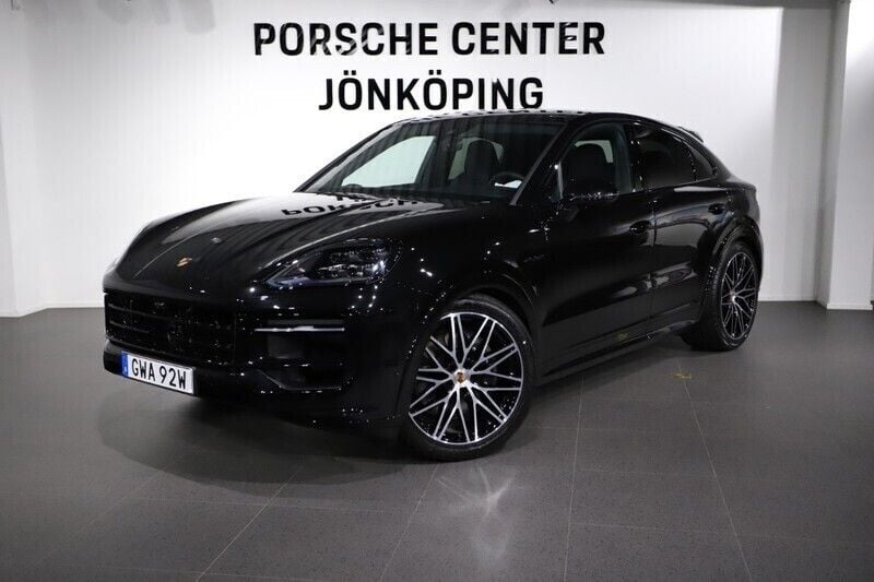 Svart (black) Begagnad 2025 Porsche Cayenne SUV | 1 409 000 kr (Marknadspris) - Bild 1/3