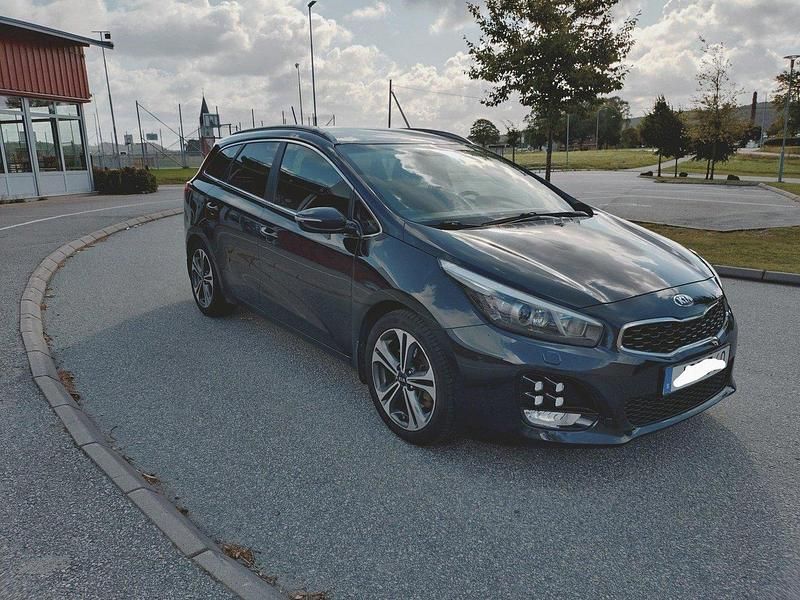 Svart Begagnad 2016 Kia Ceed Sportswagon GT-Line Kombi | 80 000 kr (Bra pris) - Bild 1/4