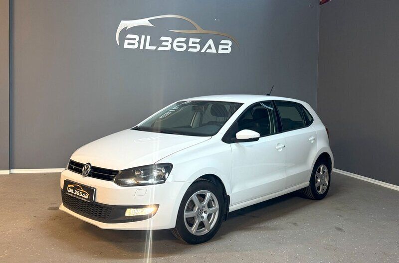 Vit Begagnad 2014 VW Polo Halvkombi | 84 800 kr (Marknadspris) - Bild 1/4