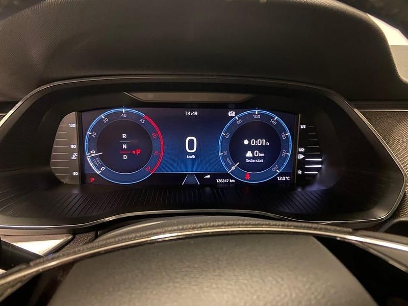 Begagnad Skoda Octavia Scout 200 HK (147 kW) 2021 Vit Kombi