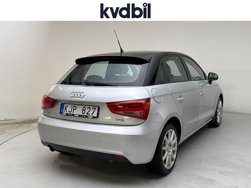 Begagnad Audi A1 Sportback Sport 86 HK (63 kW) 2013 Silver Halvkombi