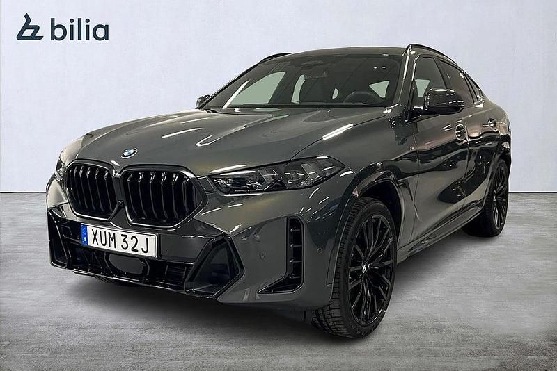 Grå Begagnad 2026 BMW X6 Comfort Edition SUV | 1 189 900 kr - Bild 1/4
