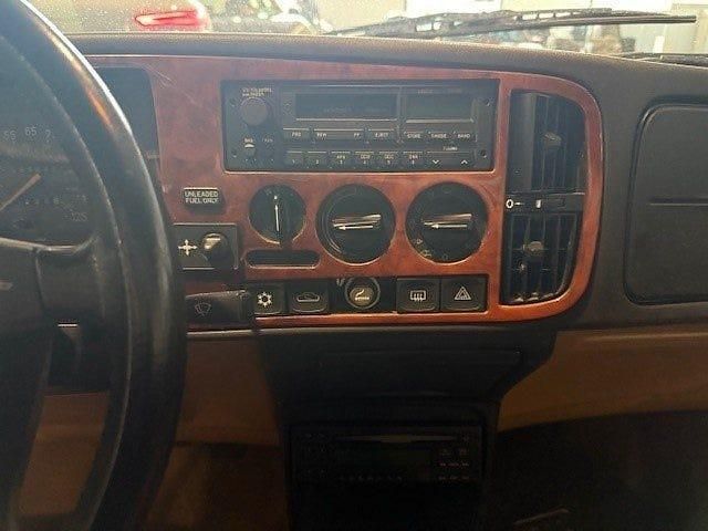 Begagnad Saab 900 185 HK (136 kW) 1994 Svart