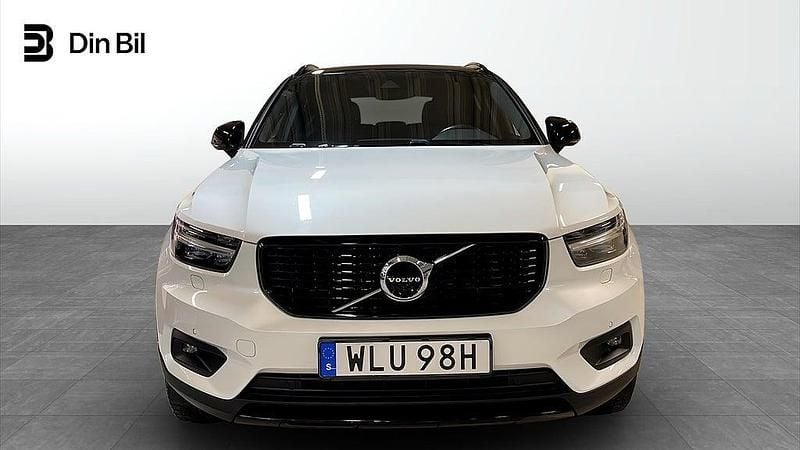 Begagnad Volvo XC40 R-Design 179 HK (131 kW) 2020 Vit SUV