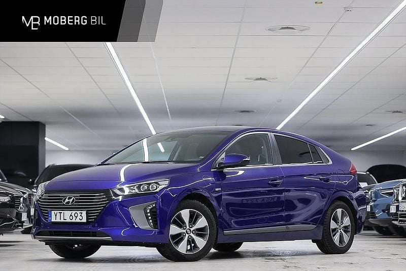 Mörkblå Begagnad 2018 Hyundai Ioniq Premium Halvkombi | 164 900 kr (Marknadspris) - Bild 1/2