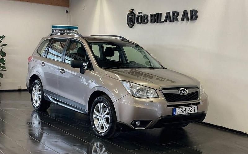 Ljusbrun (brun) Begagnad 2015 Subaru Forester SUV | 92 900 kr (Bra pris) - Bild 1/4