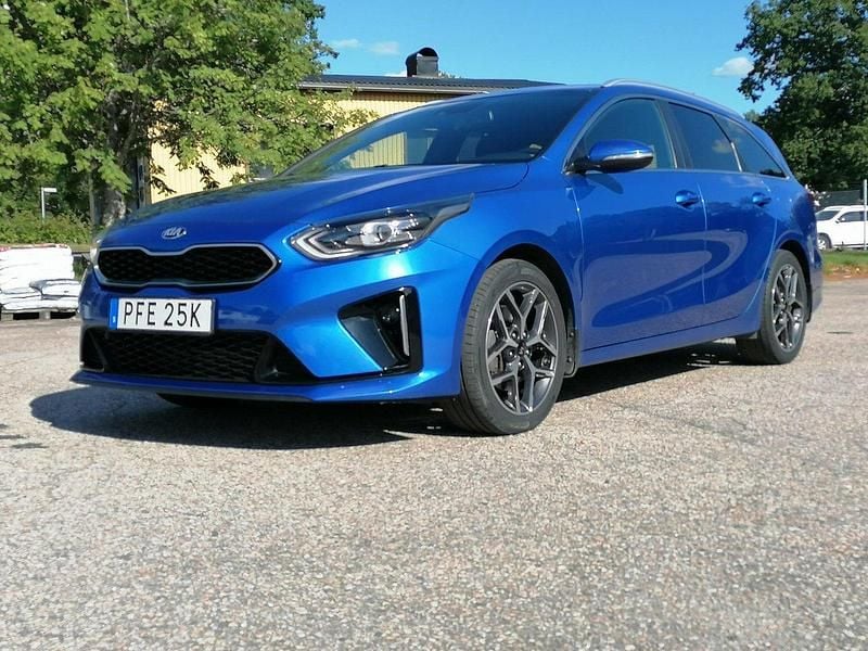 Blå Begagnad 2019 Kia Ceed Sportswagon GT-Line Kombi | 194 000 kr (Marknadspris) - Bild 1/4