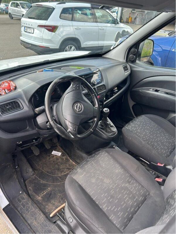 Vit Begagnad 2013 Opel Combo S Minibuss | 24 000 kr (Superpris) - Bild 1/4