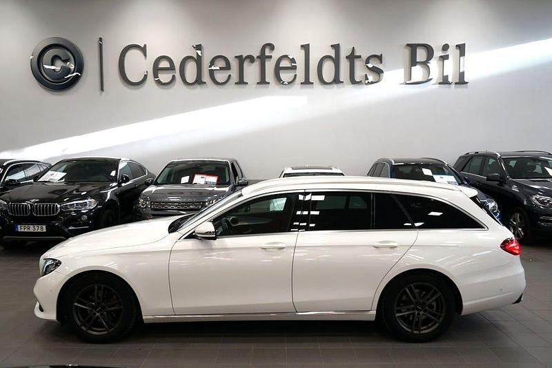Vit Begagnad 2019 Mercedes E200 Avantgarde Kombi | 199 900 kr (Bra pris) - Bild 1/4