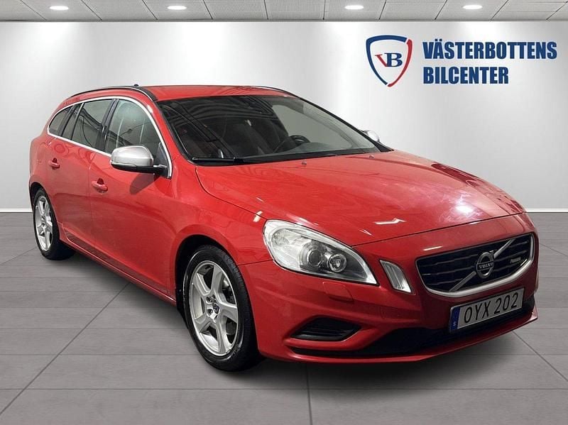 Röd Begagnad 2012 Volvo V60 R-Design Kombi | 84 000 kr (Marknadspris) - Bild 1/4
