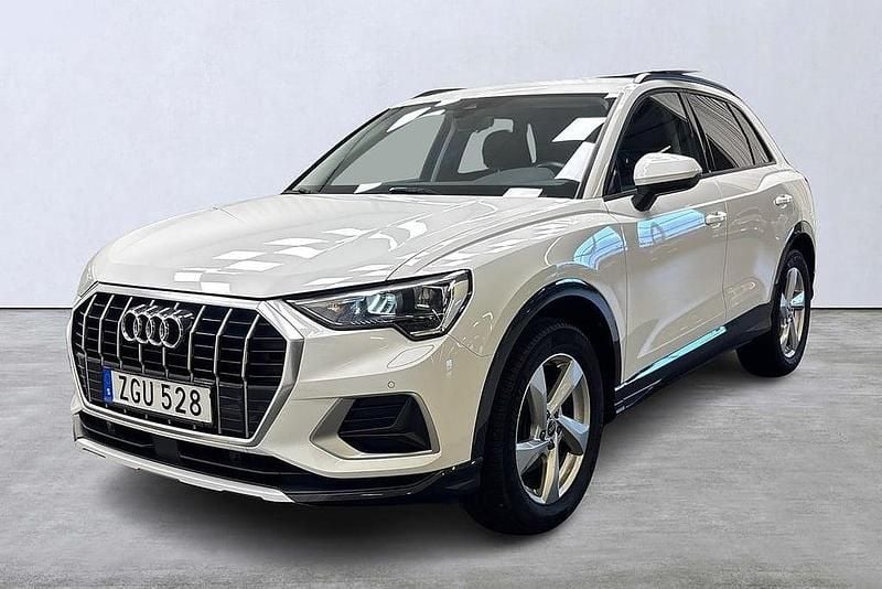 Vit Begagnad 2021 Audi Q3 Proline SUV | 274 800 kr (Marknadspris) - Bild 1/4