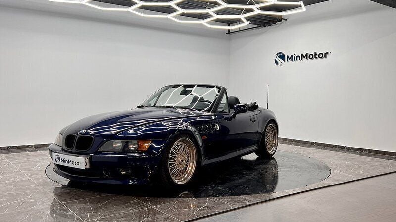 Mörkblå Begagnad 1997 BMW Z3 Cab | 99 999 kr (Marknadspris) - Bild 1/4