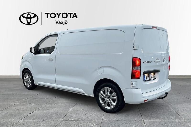 Begagnad Opel Vivaro-e Combi 100 kW (137 HK) 2023 Vit Van