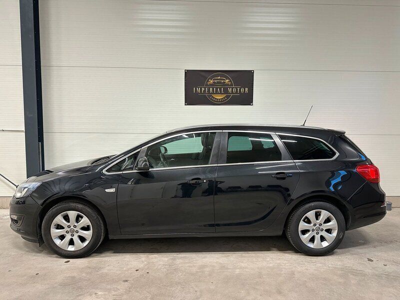 Svart Begagnad 2016 Opel Astra drive Kombi | 89 900 kr (Marknadspris) - Bild 1/4